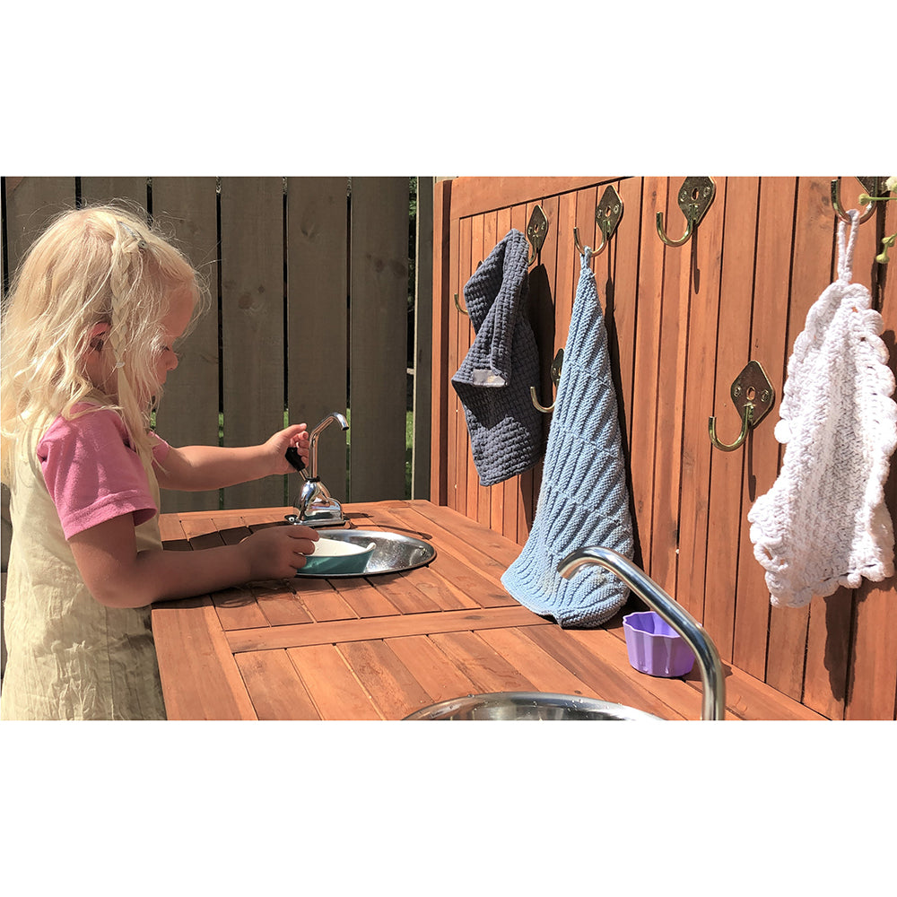 Outdoor Kitchen with 2 sinks and 2 pumps
