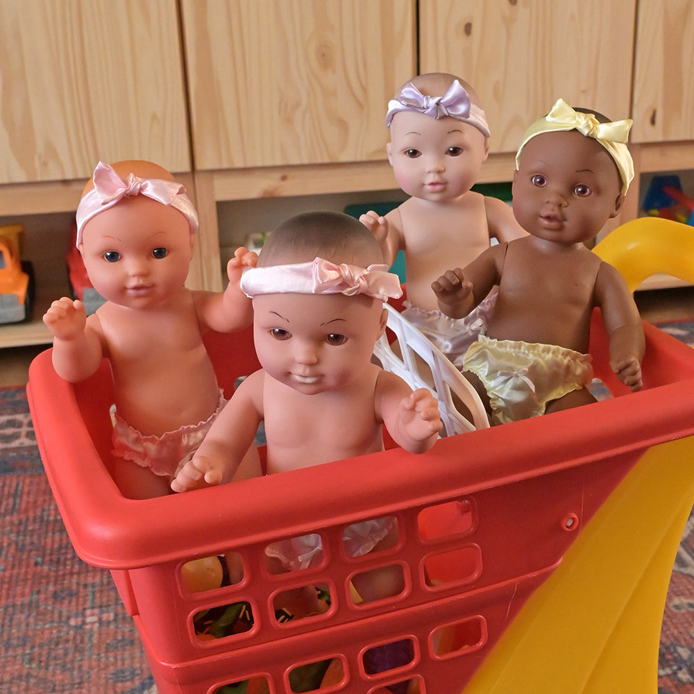 4 Multi-Ethnic Dolls in Pretend Play Shopping Cart