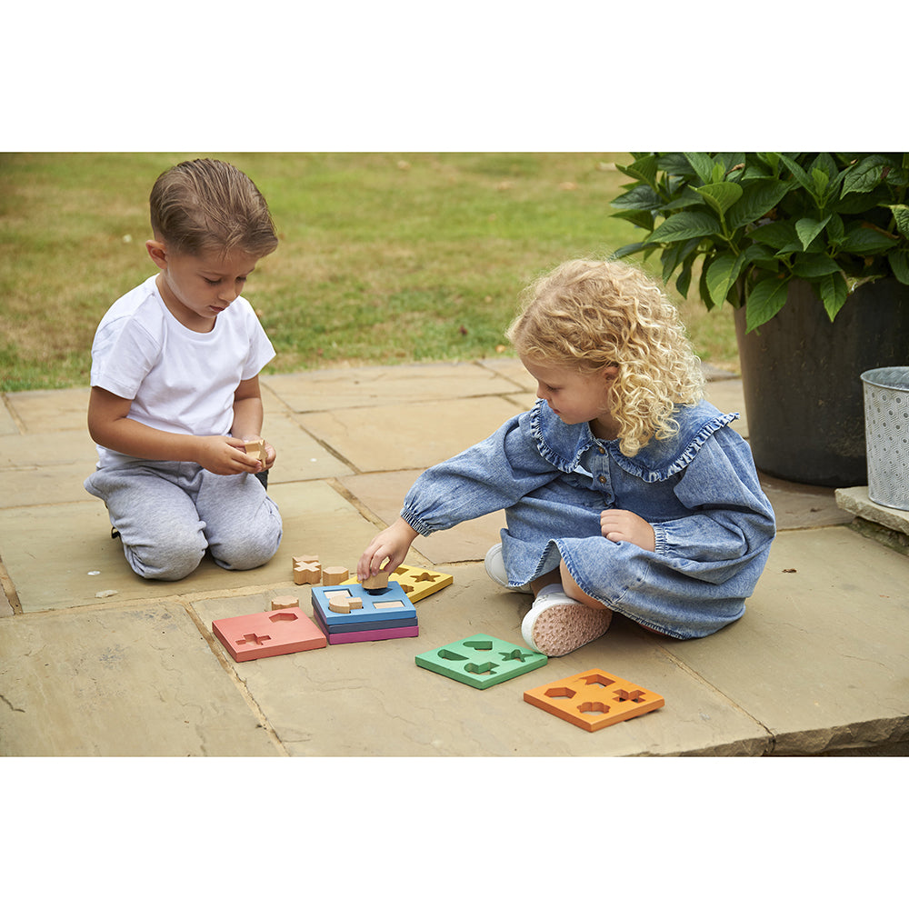 Fitting Shapes in the Rainbow Stacker