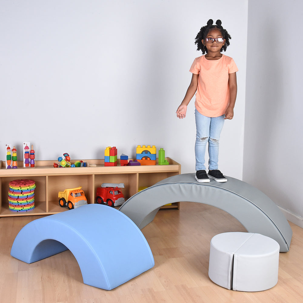 Strong, Durable Arch Set for Indoor Classroom