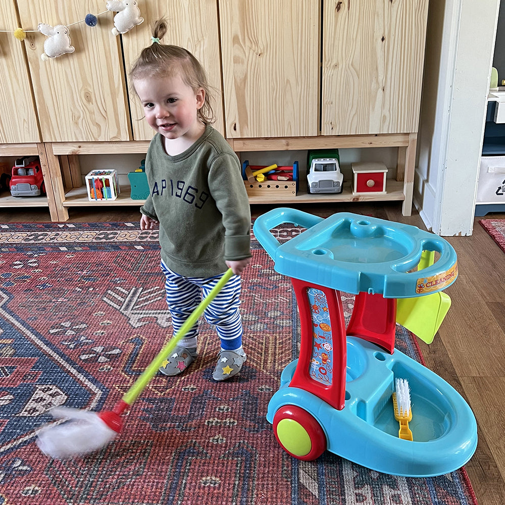Using the Mop of Little Helper Cleaning Set