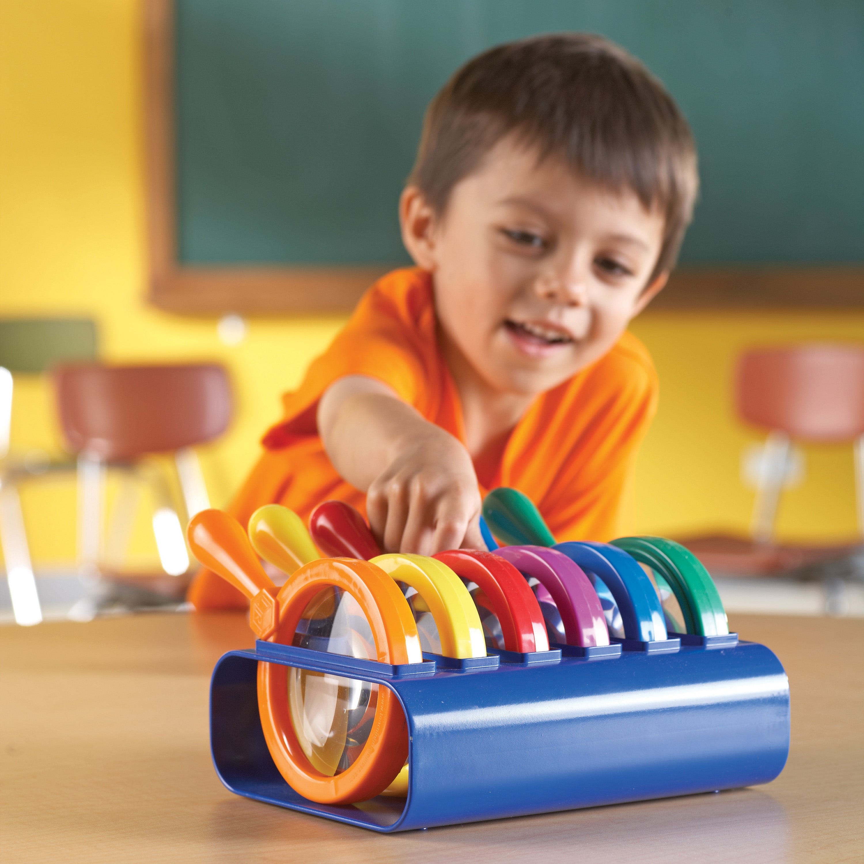 E-Z View Magnifiers with Stand – Set of 6 Rainbow Handheld or Hands-Free Magnifying Glasses, 4.5x Magnification, Special Needs & STEM Learning